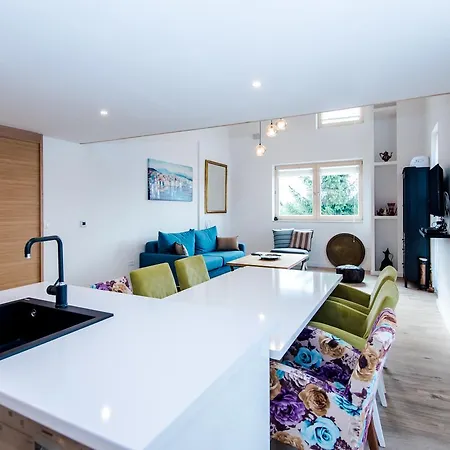 Apartment Flat *